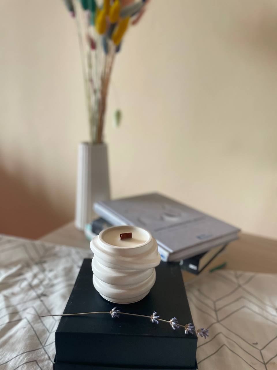 Mistletoe Soy Candle – Artistic Gypsum Jar