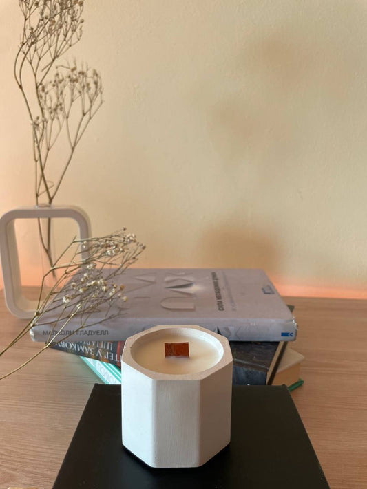 Octagon Soy Candle in Gypsum Jar